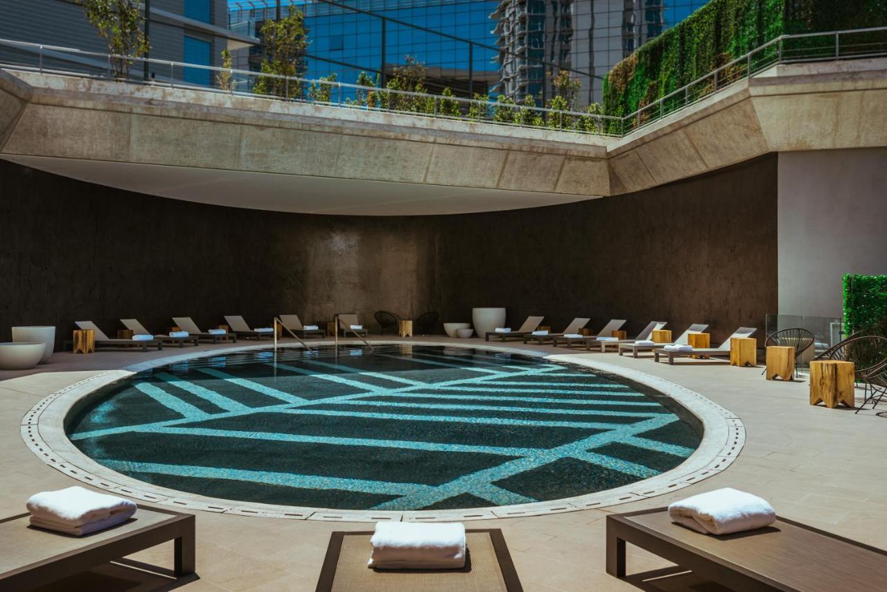 Hotel Sls Buenos Aires Puerto Madero Exteriér fotografie The pool at the hotel