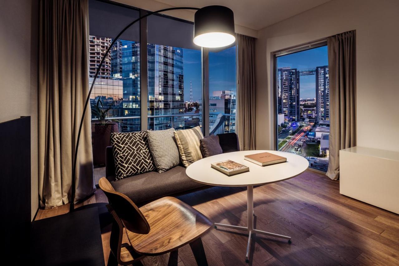 Hotel Sls Buenos Aires Puerto Madero Exteriér fotografie A living room at the hotel