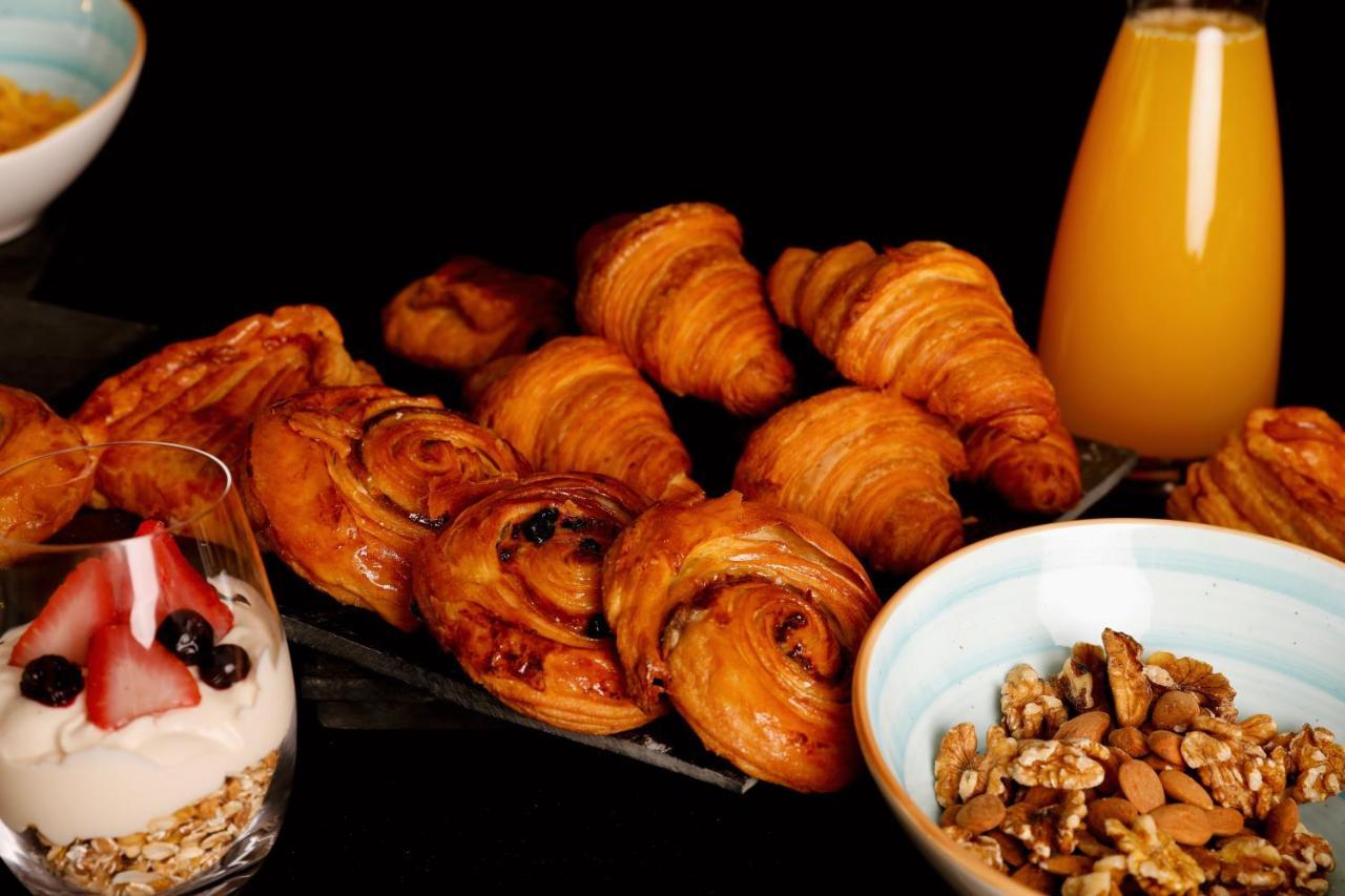 Hotel Sls Buenos Aires Puerto Madero Exteriér fotografie Croissants