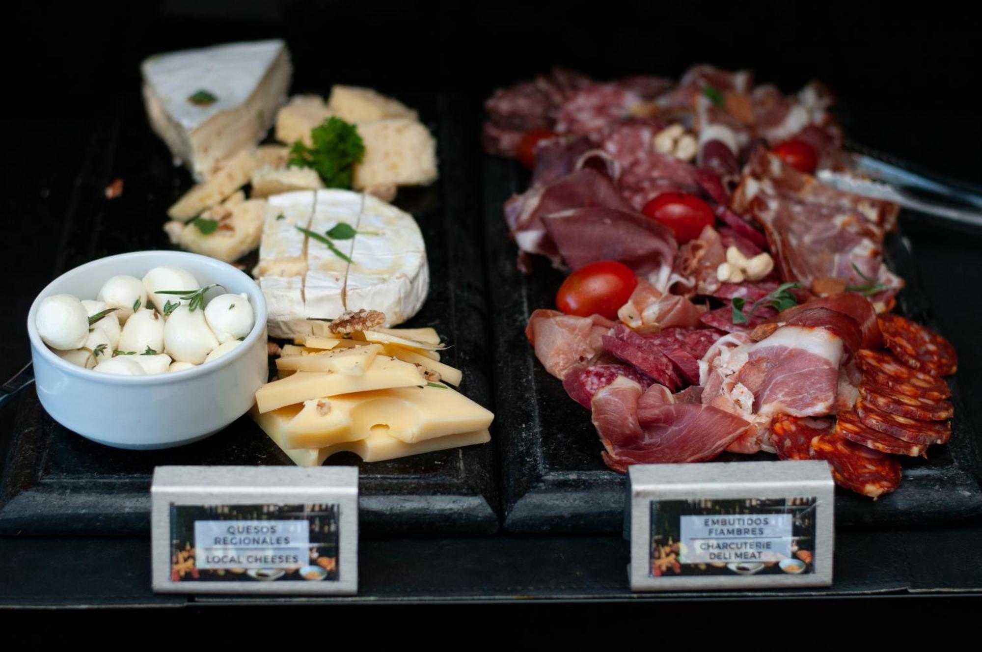 Hotel Sls Buenos Aires Puerto Madero Exteriér fotografie Cheese and cold cuts